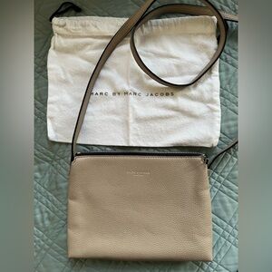 AUTHENTIC Marc Jacobs Leather Beige Nude Neutral Crossbody Bag Purse